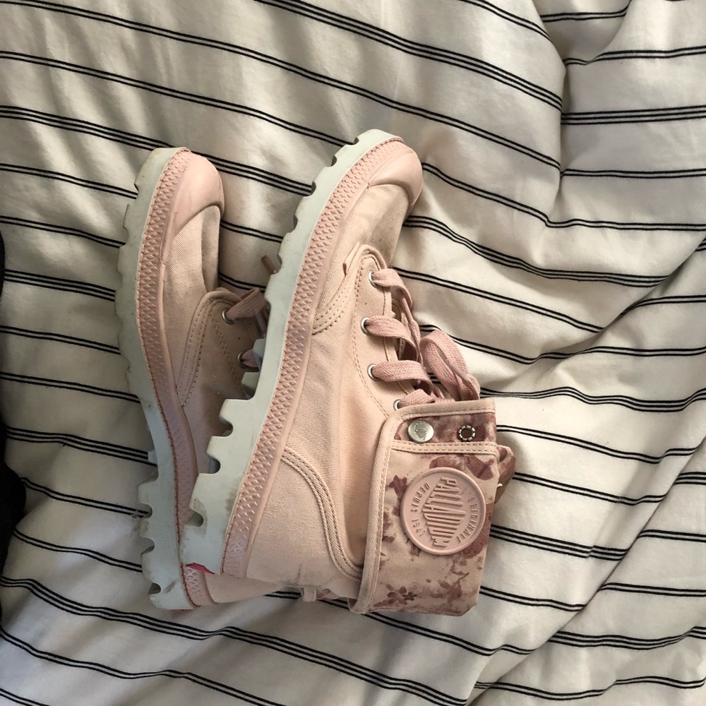 Baggy Lace-Up Boot